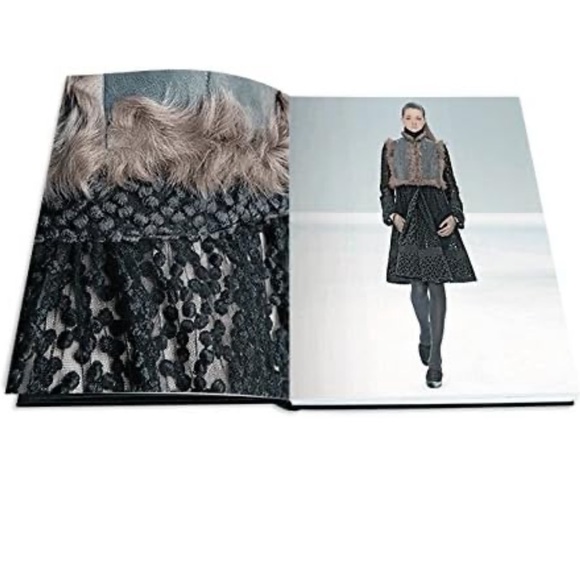 AKRIS HARD COVER COFFEE TABLE BOOK - Picture 6 of 9